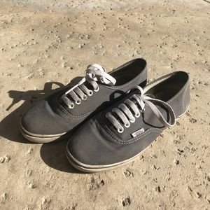 GREY SLIM CLASSIC VANS